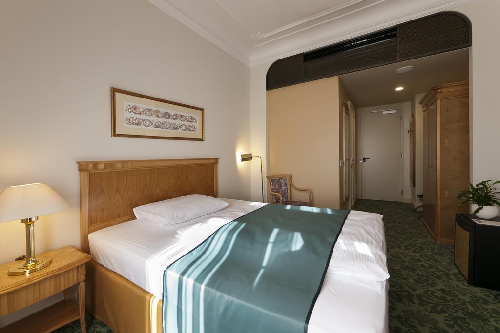Grandhotel Ambassador Narodni Dum Karlovy Vary Room photo