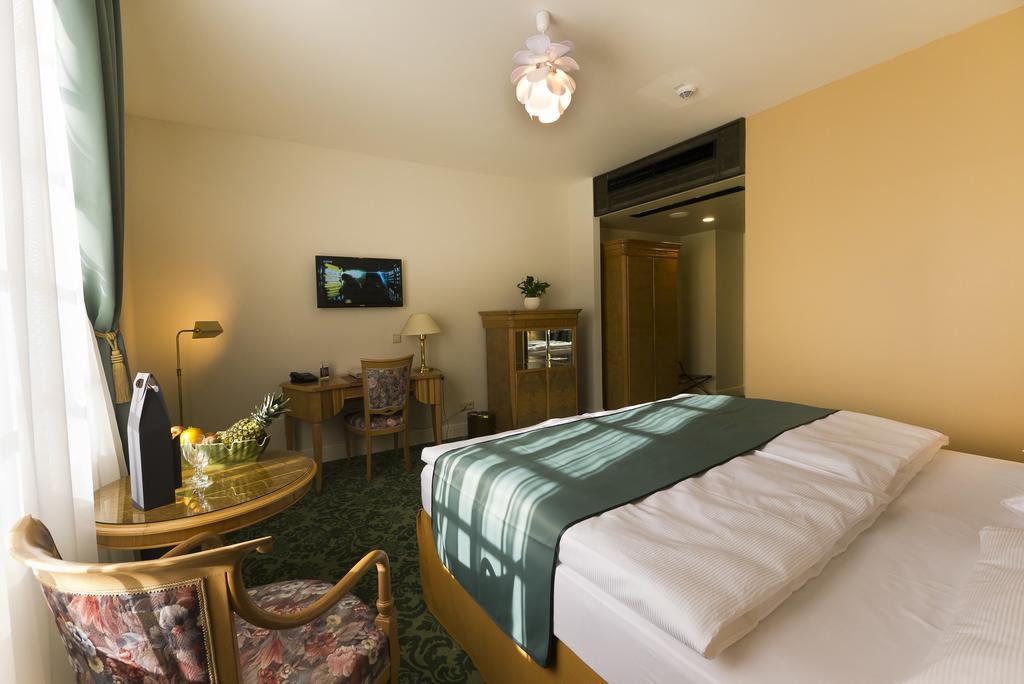 Grandhotel Ambassador Narodni Dum Karlovy Vary Room photo