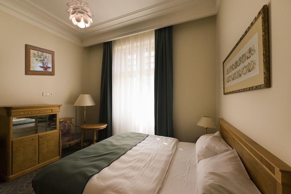 Grandhotel Ambassador Narodni Dum Karlovy Vary Exterior photo