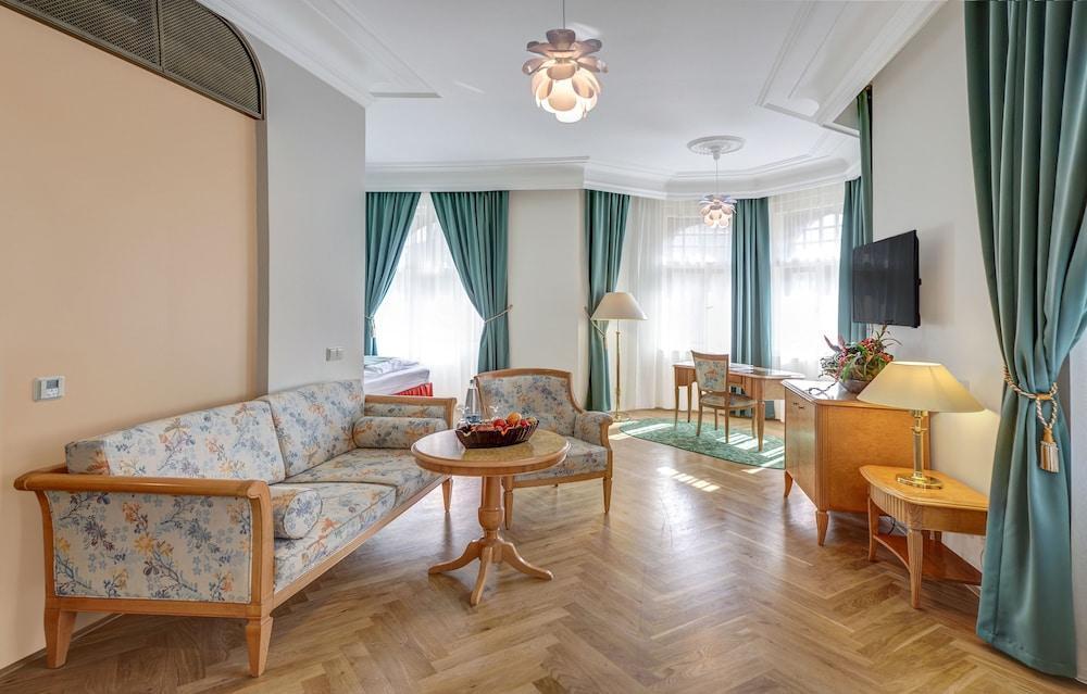 Grandhotel Ambassador Narodni Dum Karlovy Vary Exterior photo